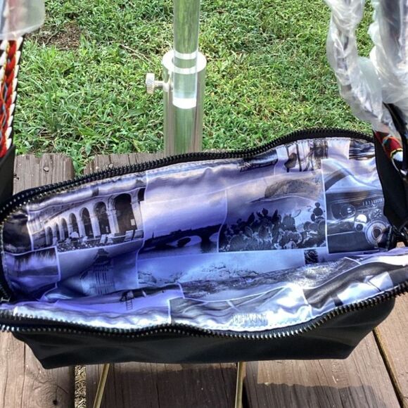 Black nylon crossbody bag w/ wide guitar strap zip-around 11" – Unbranded - Picture 4 of 6